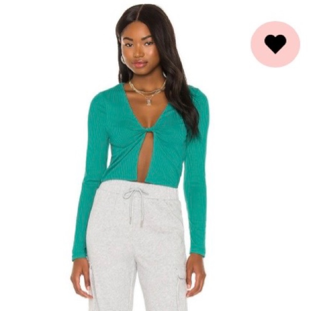 Twist front top